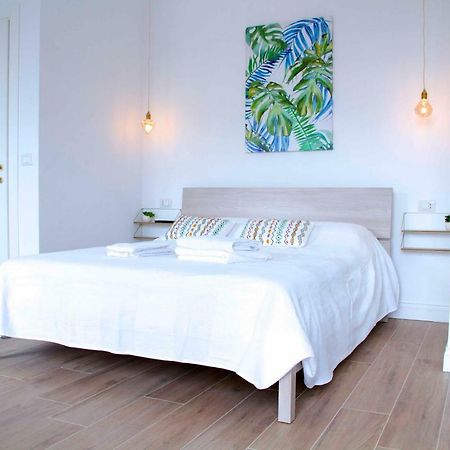Casa Fabiana Apartment Napoli Bagian luar foto