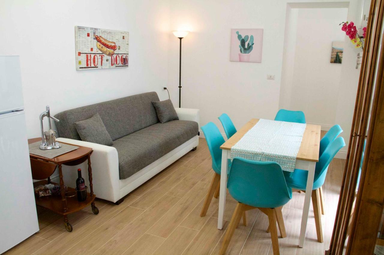 Casa Fabiana Apartment Napoli Bagian luar foto