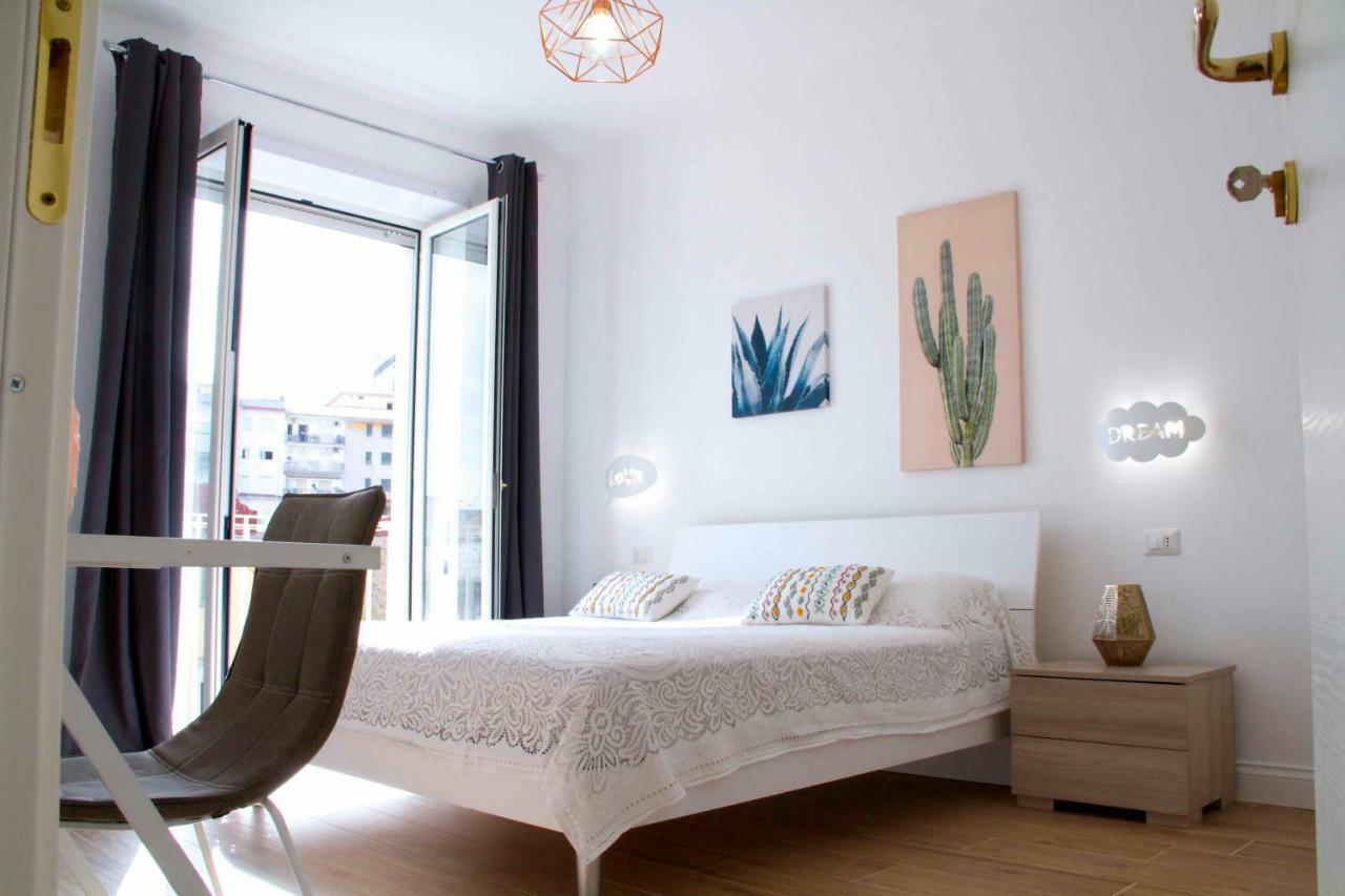 Casa Fabiana Apartment Napoli Bagian luar foto