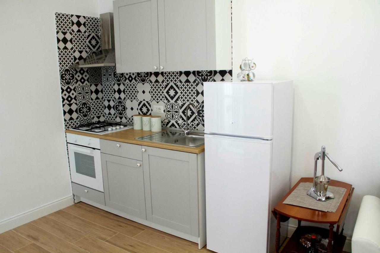 Casa Fabiana Apartment Napoli Bagian luar foto