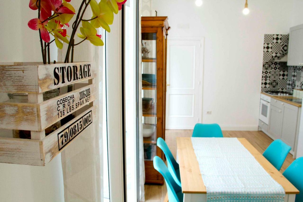 Casa Fabiana Apartment Napoli Bagian luar foto