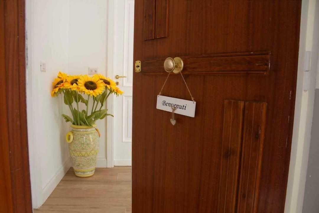Casa Fabiana Apartment Napoli Bagian luar foto
