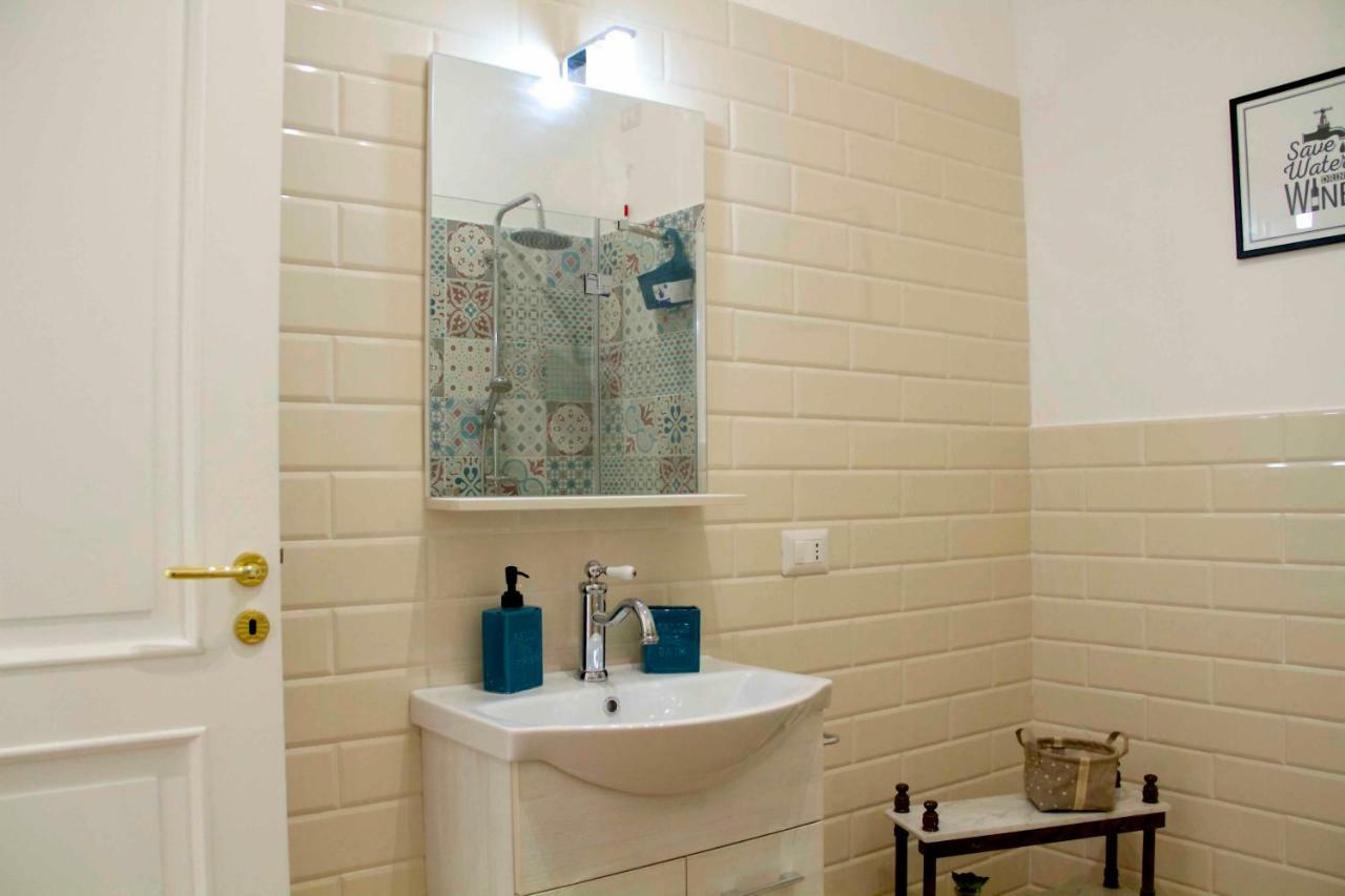 Casa Fabiana Apartment Napoli Bagian luar foto