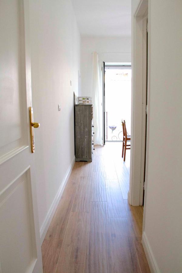 Casa Fabiana Apartment Napoli Bagian luar foto